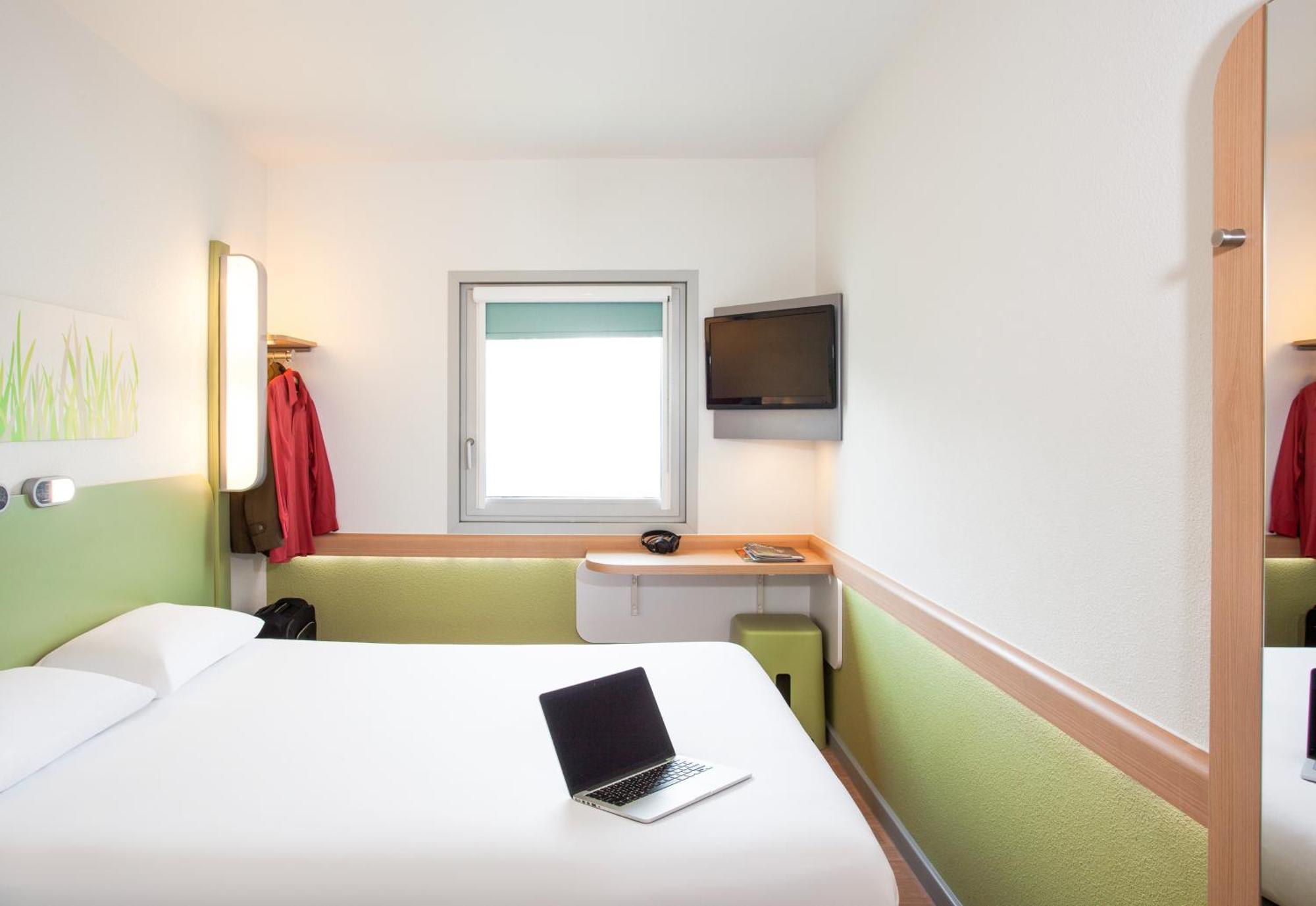Ibis Budget Beaconsfield Exterior photo